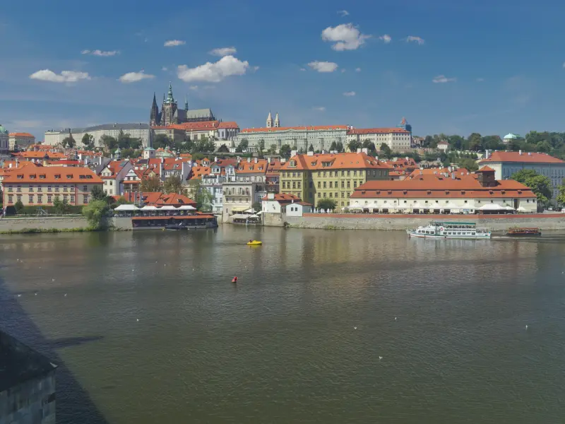Panorama Pražského hradu z Vltavy
